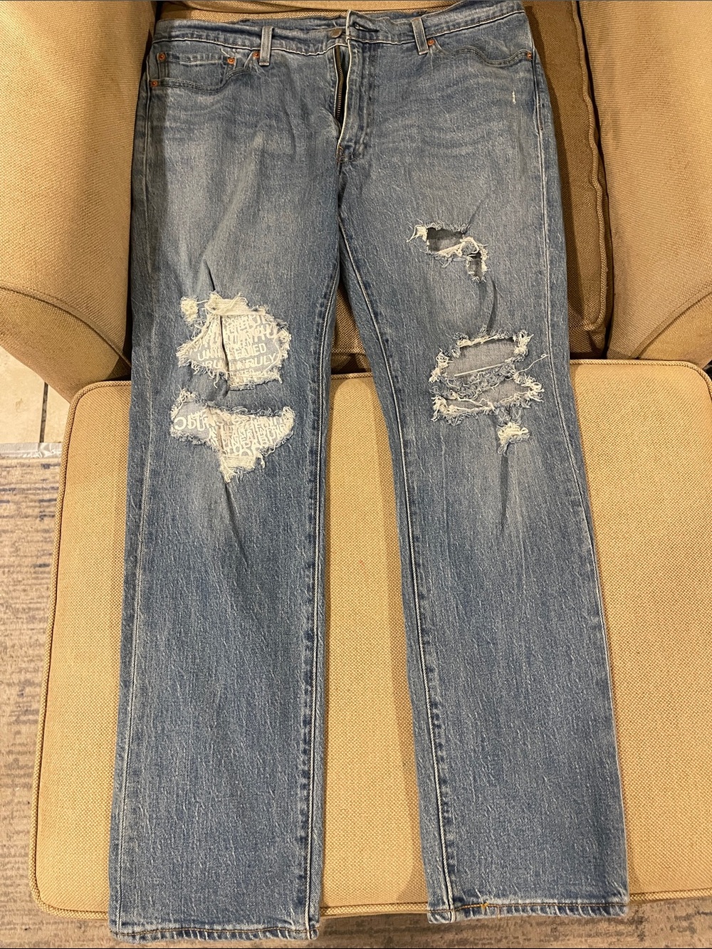 Levi's Men's Distressed Light Blue Straight Jeans-RARE